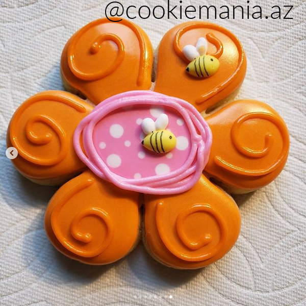 Mini Bee with Stinger Royal Icing Decorations (Bulk)